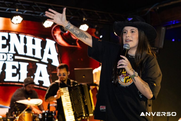 Resenha de Fivela-83